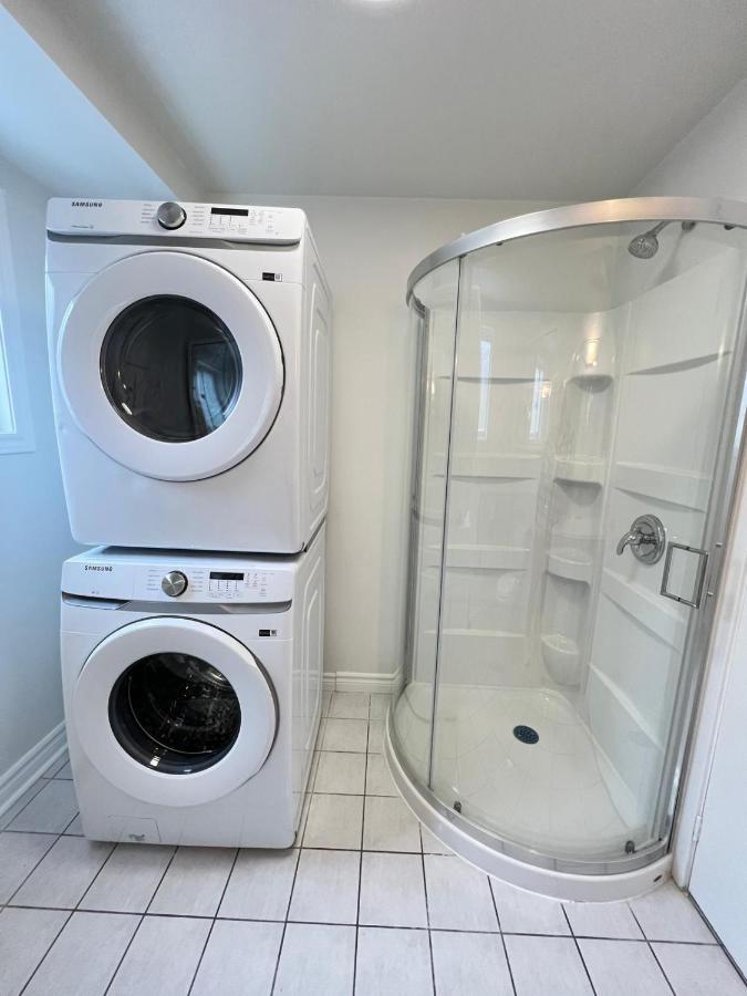 Letitia Heights !B Spacious And Quiet Private Bedroom With Shared Bathroom Barrie Exterior photo