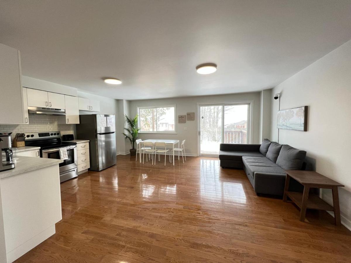 Letitia Heights !B Spacious And Quiet Private Bedroom With Shared Bathroom Barrie Exterior photo