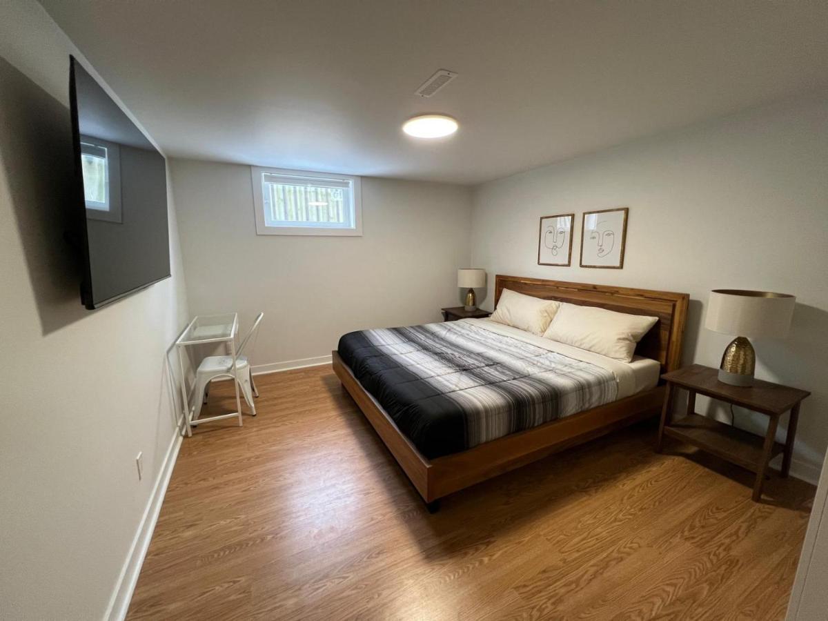 Letitia Heights !B Spacious And Quiet Private Bedroom With Shared Bathroom Barrie Exterior photo